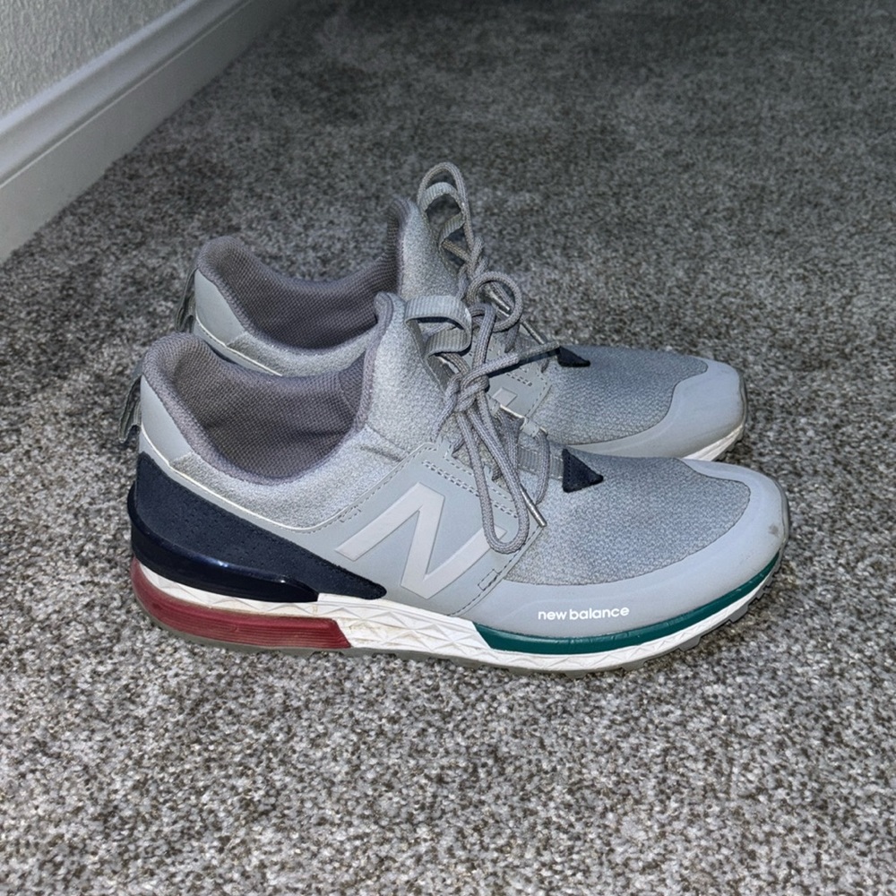 New Balance - Picture 3 of 7